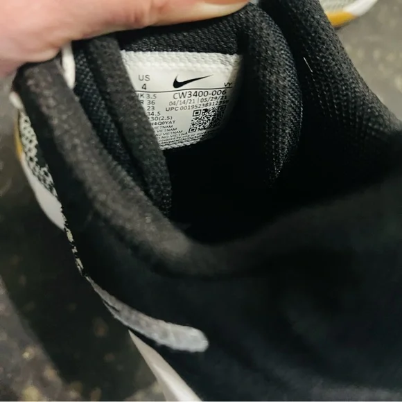 Nike Renew  athletic shoes - Picture 2 of 4